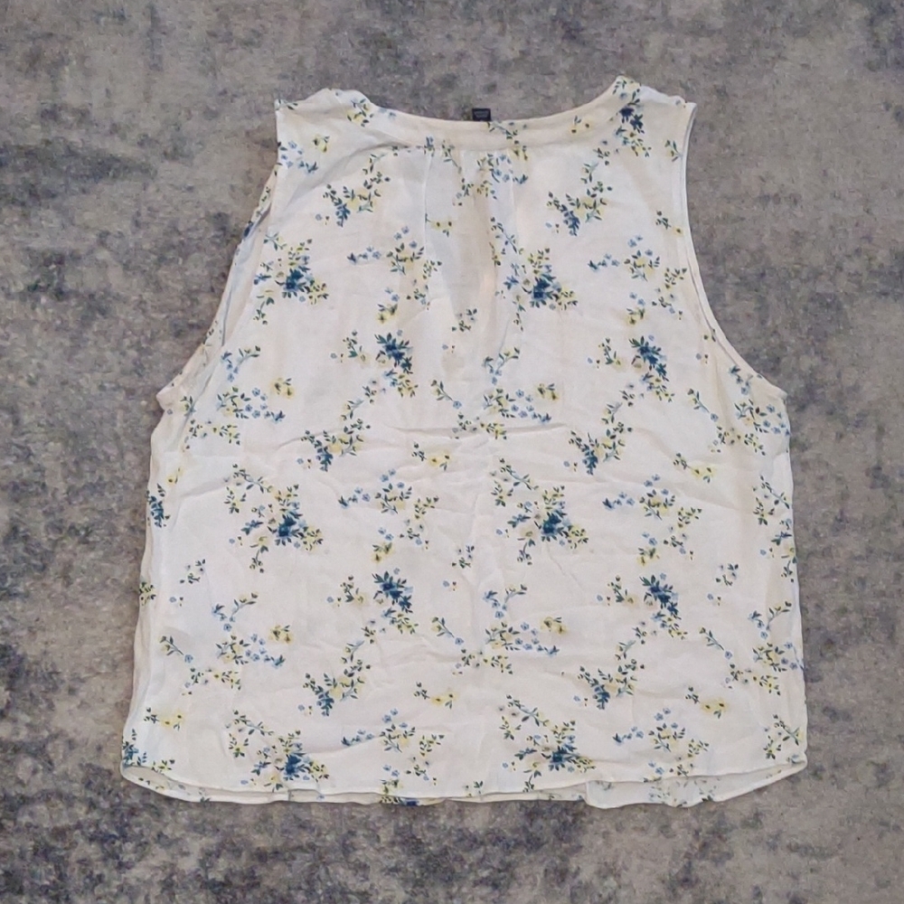 Banana Republic | White Sleeveless Blouse with Floral Design - Picture 3 of 3